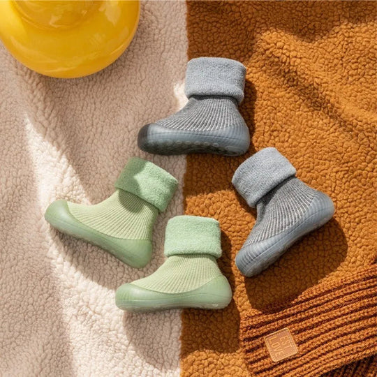 LittleGrip™ – Warme Antirutsch Babysöckli – Innen Schuh