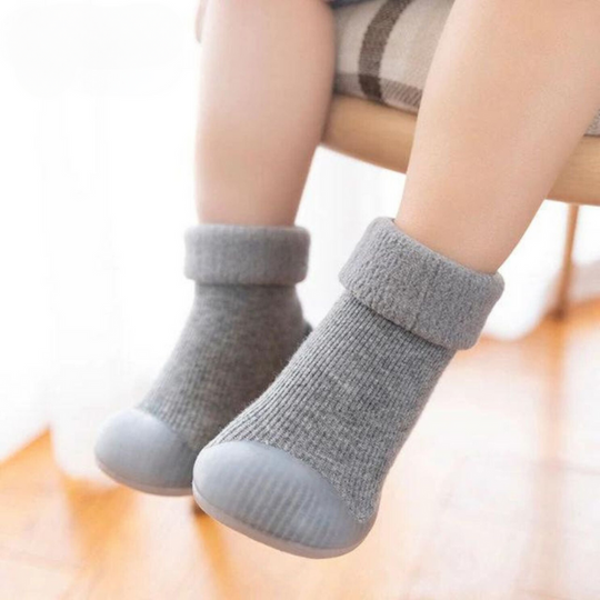 HappyToes™ – Schoensokken für Chliini – Flexibel, Bequem & Sicher