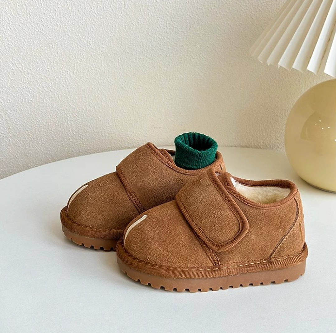 CozyStep™ – Warm & Eifach z’zieh – Djamena Kinder Schuh