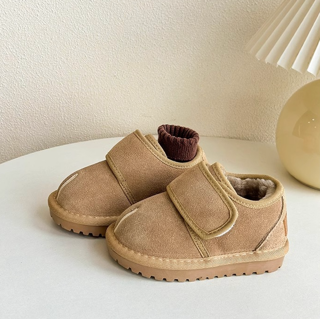 CozyStep™ – Warm & Eifach z’zieh – Djamena Kinder Schuh