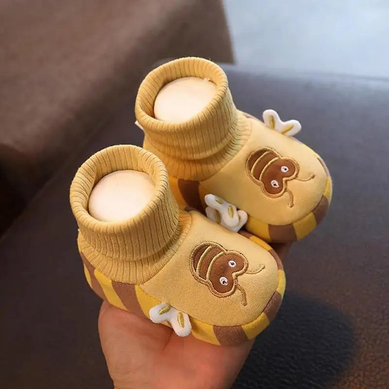 NestSteps™ – Warme Antirutsch Babyslofje – Komfortabel & Kuschelig
