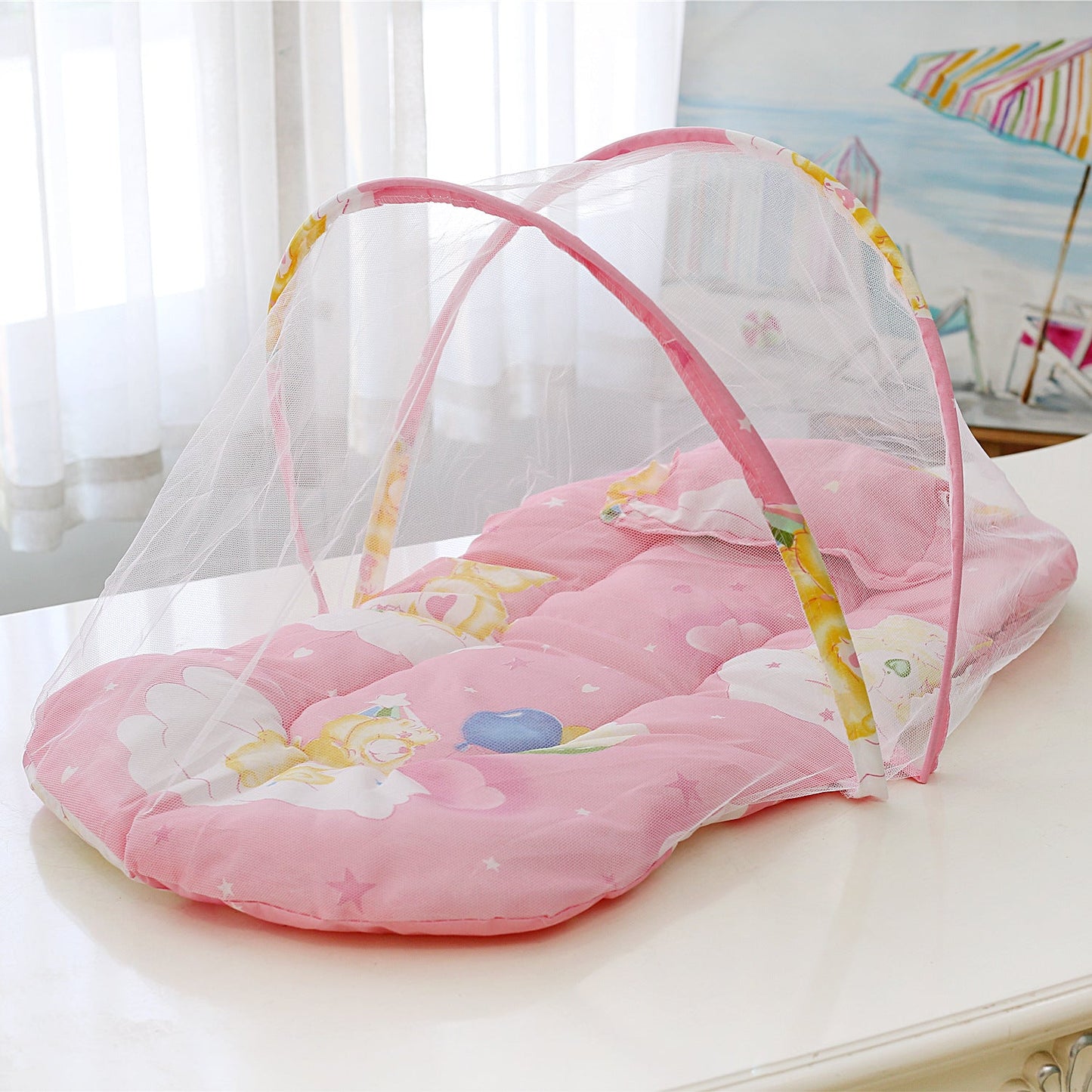Babyliege mit Insektennetz
