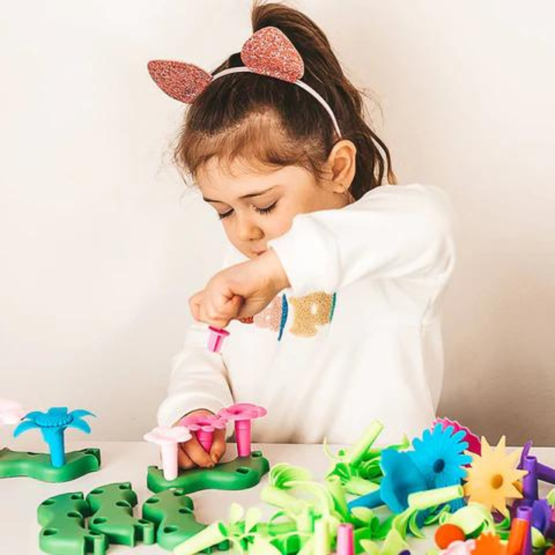 BlossomBuild™ – Montessori Bluemegarte Spielset – Kreativ & Lehrreich für Kinder ab 3