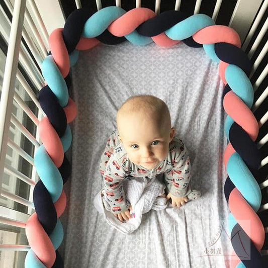 DreamWeave™ – Handgewebter Baby-Stoßfänger