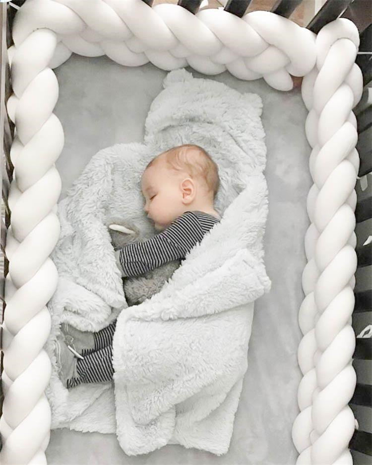 DreamWeave™ – Handgewebter Baby-Stoßfänger