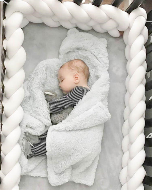 DreamWeave™ – Handgewebter Baby-Stoßfänger