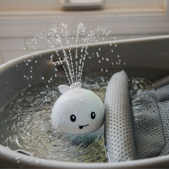 SplashWhale™ Badespielzeug - Wal