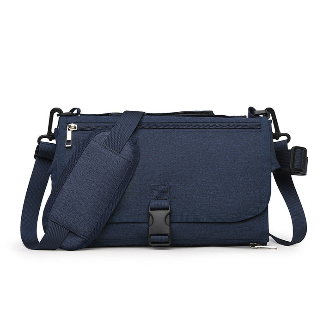 Kompakte Wickelunterlage mit Taschen für unterwegs