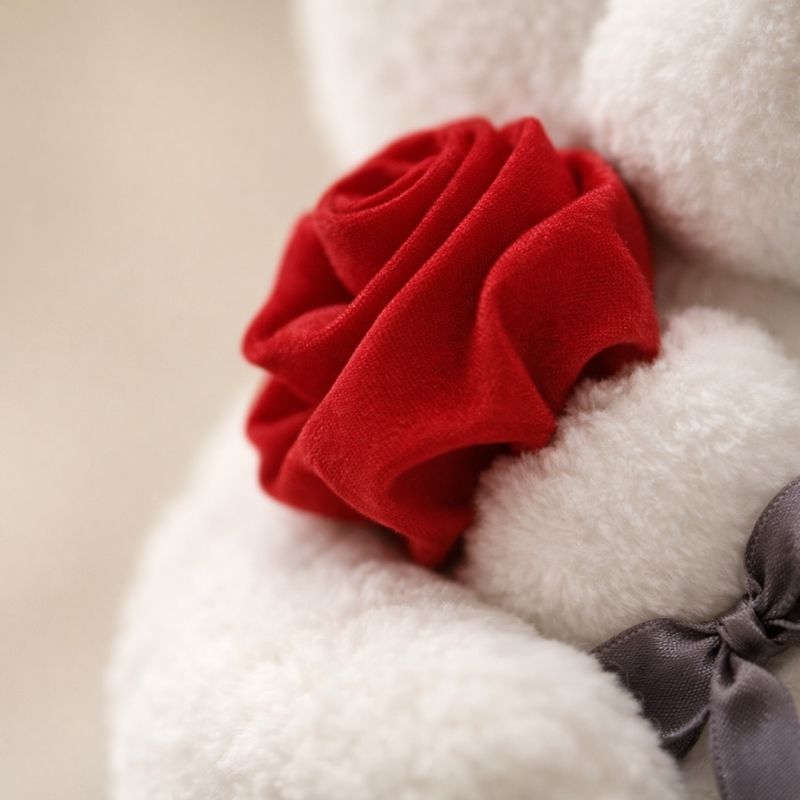 Juliana — White Rose Bear (23cm)