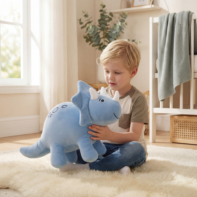 Lotte — Triceratops Dinosaur (45cm)
